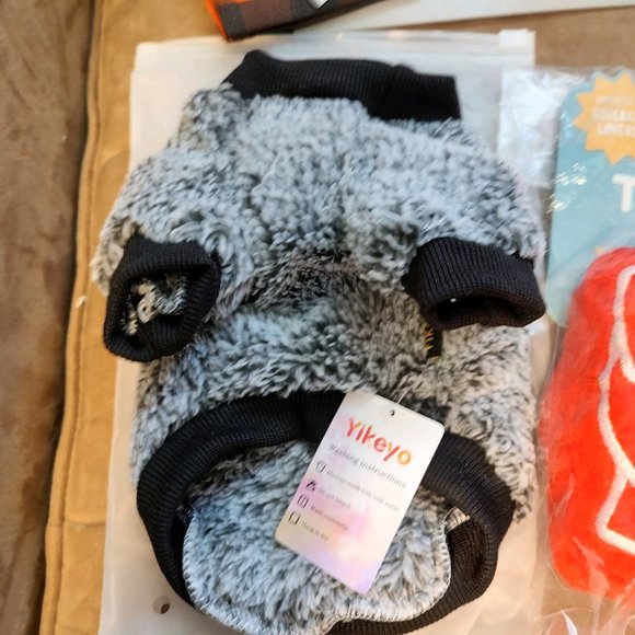 New Puppy Starter Kit-Eight Items Lot-Retail $100.00 - Picture 9 of 11